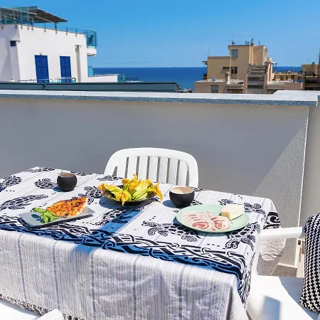 Fronte Mare With Private Pool And Sea View Appartement Loano