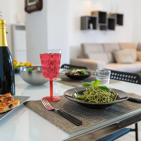 Fronte Mare With Private Pool And Sea View Appartement